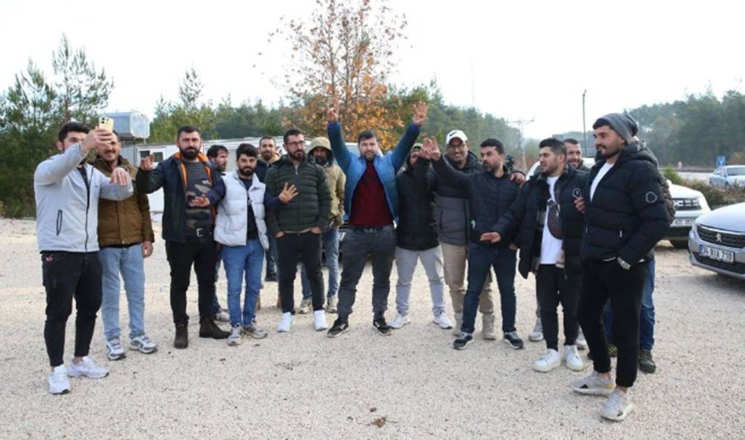 Suriyeliler ülkelerine dönmeye devam ediyor: Yayladağı Hudut Kapısı 11 yıl sonra yeniden açıldı 7